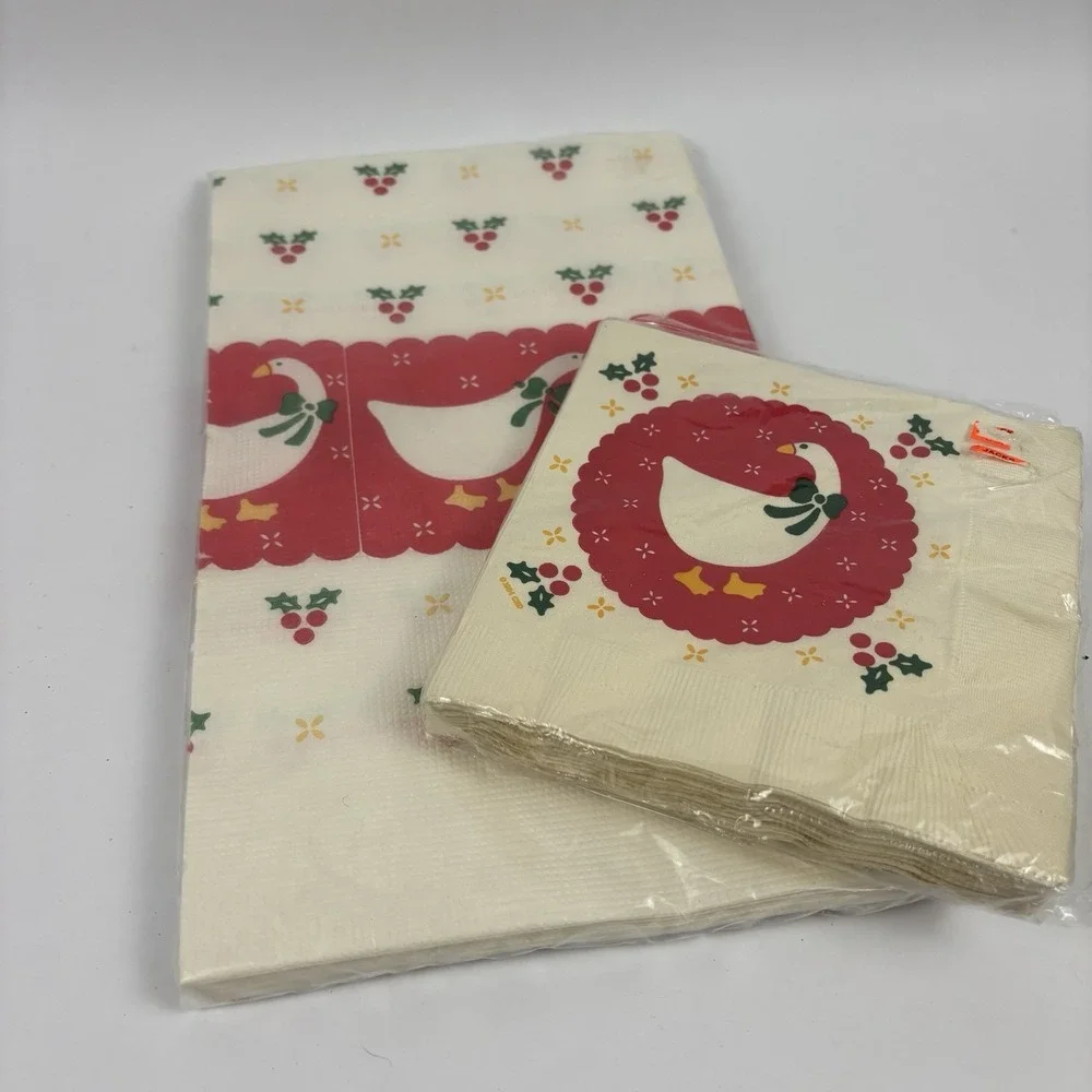VTG NOS Artfaire Christmas Goose Table Cover And Napkins Granny Core Holly